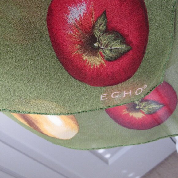 Gorgeous ECHO Scarf Big Red Yellow Green APPLES Silky Teacher Gift Apple - Picture 4 of 8